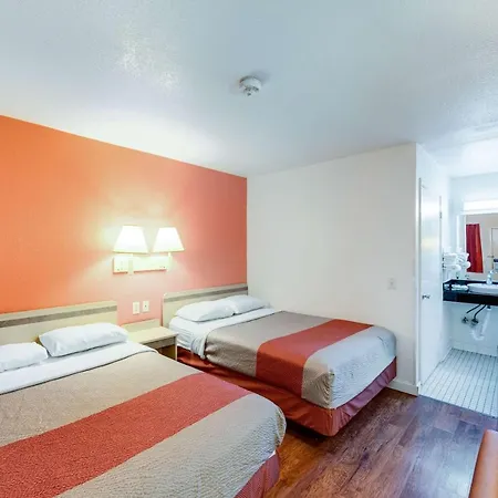 Motel 6-Greenville, Tx